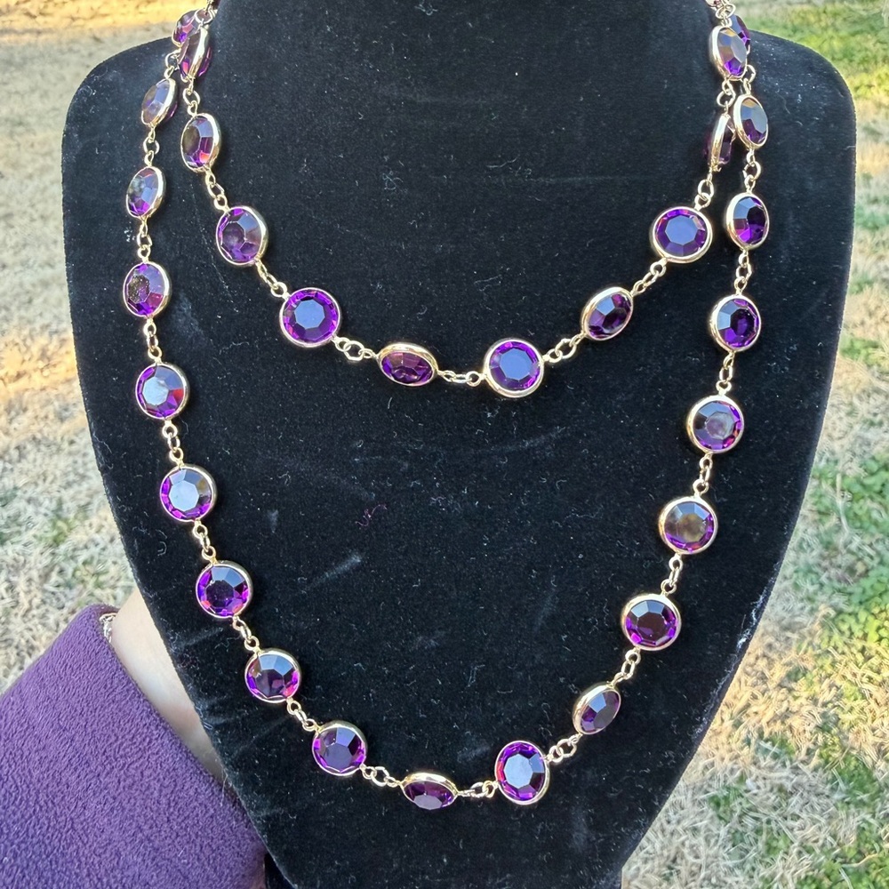 Chic Gold Necklace with Purple Accents - Picture 3 of 3